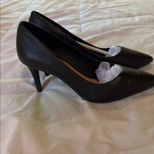 Gianni Bini Black Classic Heels